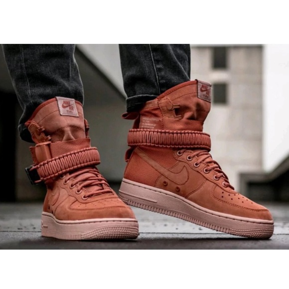 NWT Nike SF Air Force 1 Men Shoes, Dusty Peach - Picture 2 of 8